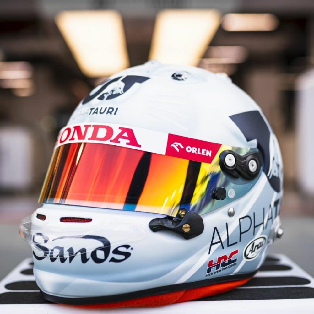 Tsunoda Singapore GP Helmet 3 | IG Studio