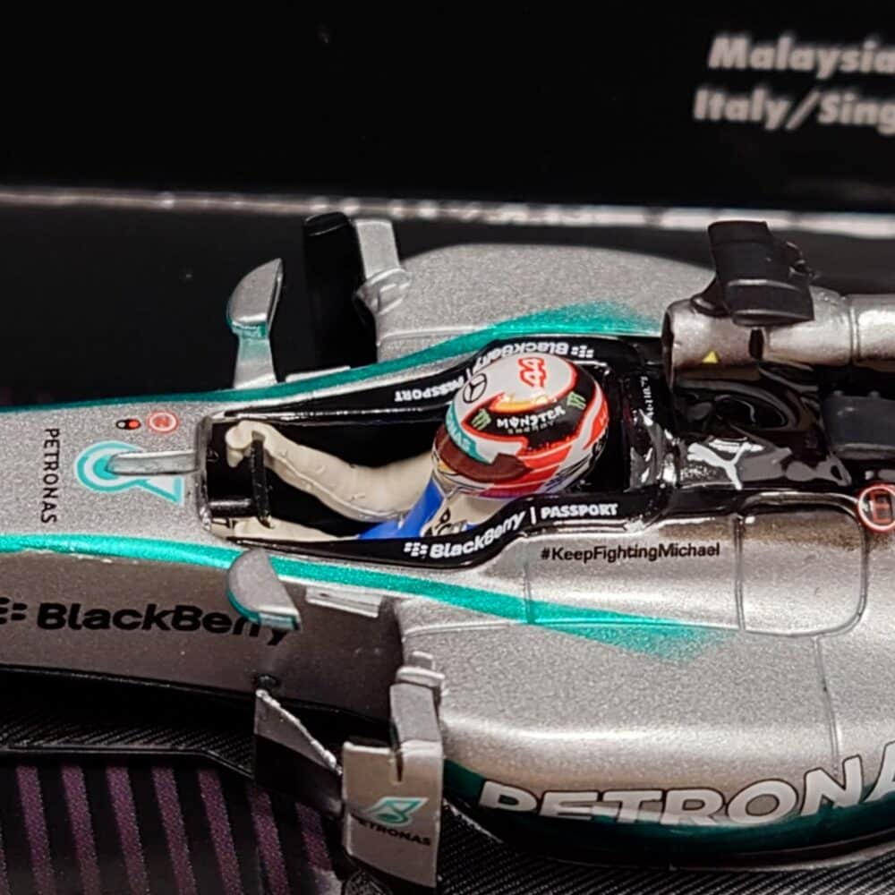 Minichamps Lewis Hamilton 2014 World Champion Model6 | IG Studio
