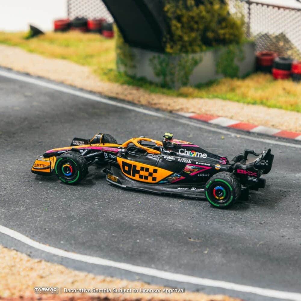 Tarmac Works Mclaren Daniel Ricciardo 2022 Japanese GP Future Mode Livery Model 3 | IG Studio